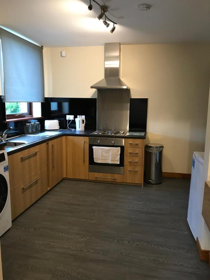No 5 Newly Refurbished 4 Bedroom House Cononbridge Eksteriør bilde