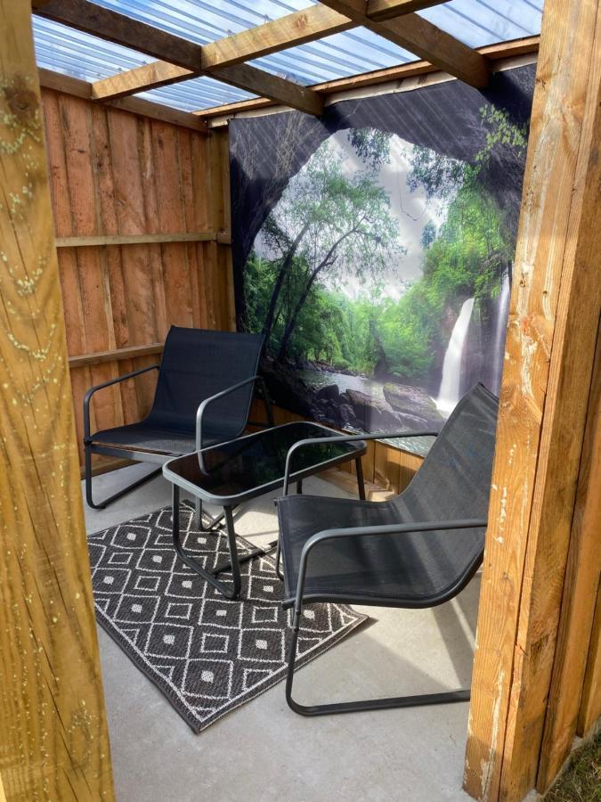 No 5 Newly Refurbished 4 Bedroom House Cononbridge Eksteriør bilde